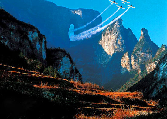 【純玩拼團全景游10】張家界、天子山、袁家界、寶峰湖、天門山五日四晚游