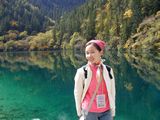 張家界導(dǎo)游姜怡在四川九寨溝