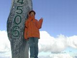 張家界導(dǎo)游姜怡在云南麗江玉龍雪山